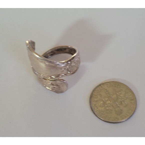 Vintage WM. A. Rogers Oneida Silver Spoon Ring size 4.5 adjustable floral pretty - Picture 4 of 7